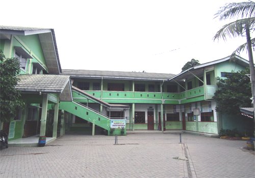 gambar gedung kelas 2 lantai
